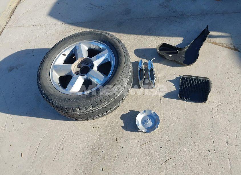 Photo 12 of 2012 Chevrolet Suburban 1500 LT (VIN 1GNSCJE01CR212086)