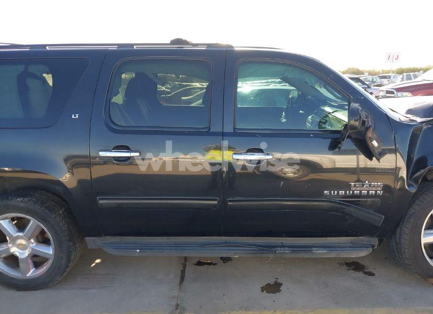 Photo 14 of 2012 Chevrolet Suburban 1500 LT (VIN 1GNSCJE01CR212086)