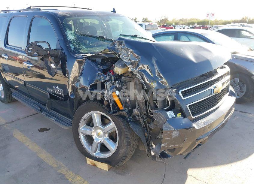 Photo 6 of 2012 Chevrolet Suburban 1500 LT (VIN 1GNSCJE01CR212086)