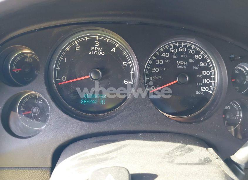 Photo 7 of 2012 Chevrolet Suburban 1500 LT (VIN 1GNSCJE01CR212086)