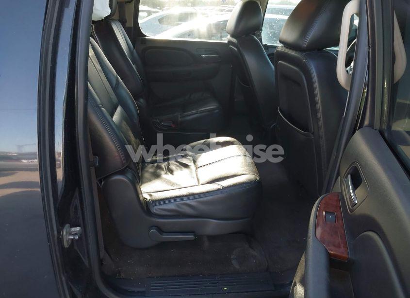 Photo 8 of 2012 Chevrolet Suburban 1500 LT (VIN 1GNSCJE01CR212086)