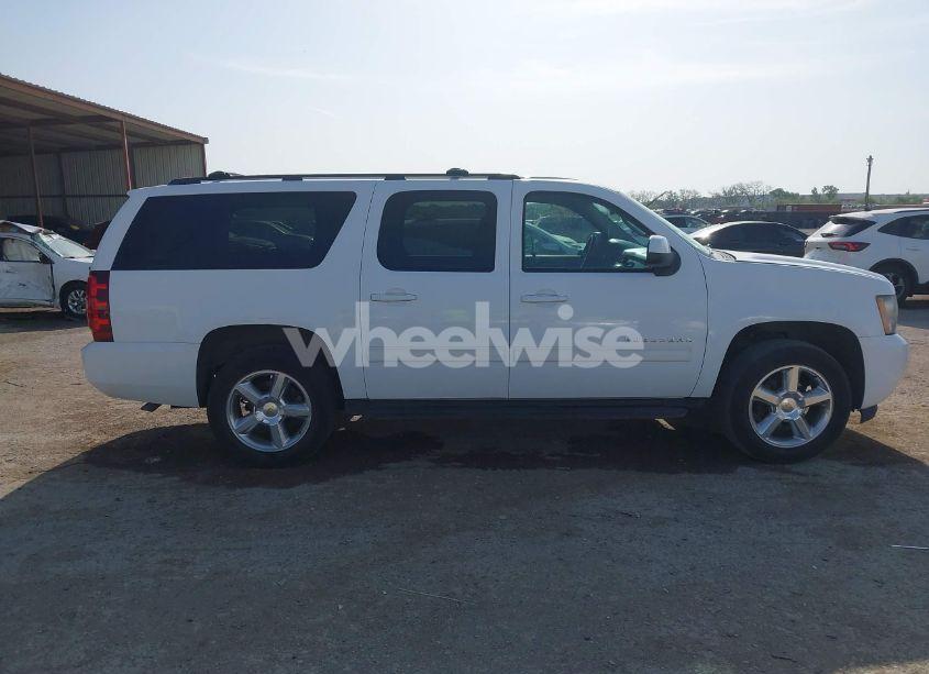 Photo 13 of 2011 Chevrolet Suburban 1500 LT1 (VIN 1GNSCJE02BR160367)