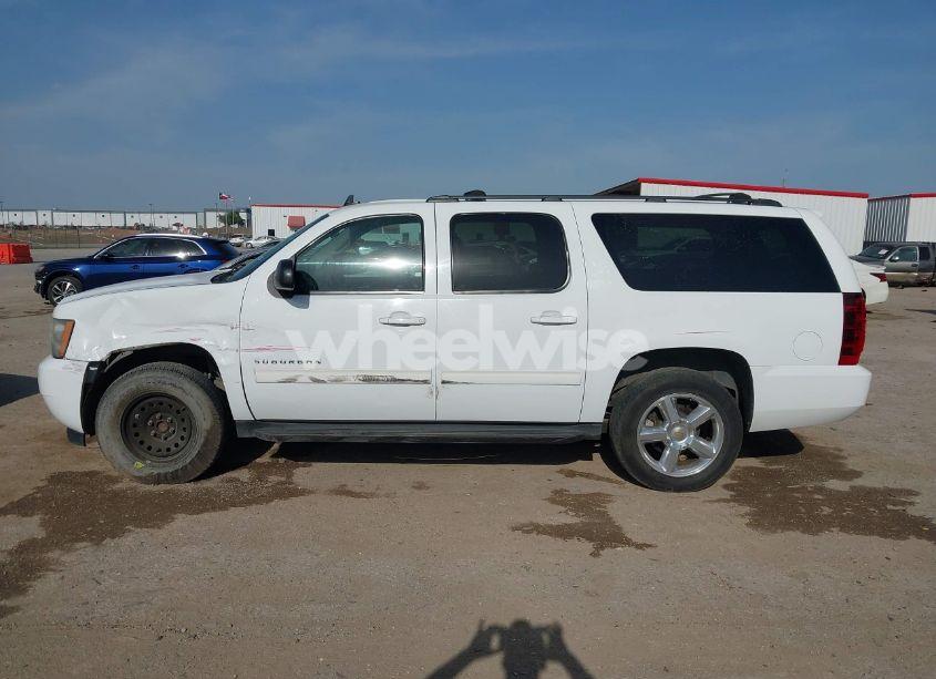 Photo 14 of 2011 Chevrolet Suburban 1500 LT1 (VIN 1GNSCJE02BR160367)