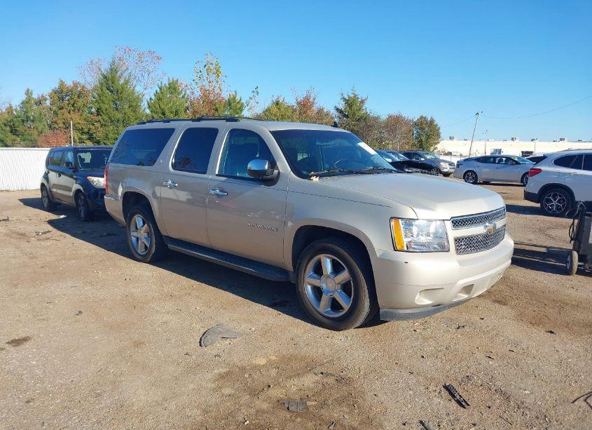 2011 Chevrolet Suburban 1500 LT1 (VIN 1GNSCJE02BR302264) main photo