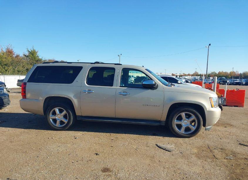 Photo 13 of 2011 Chevrolet Suburban 1500 LT1 (VIN 1GNSCJE02BR302264)