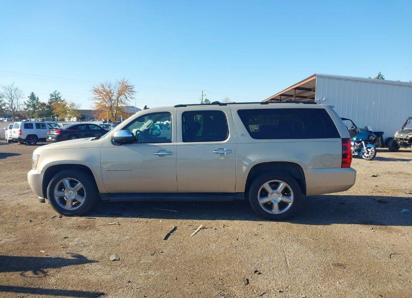 Photo 14 of 2011 Chevrolet Suburban 1500 LT1 (VIN 1GNSCJE02BR302264)