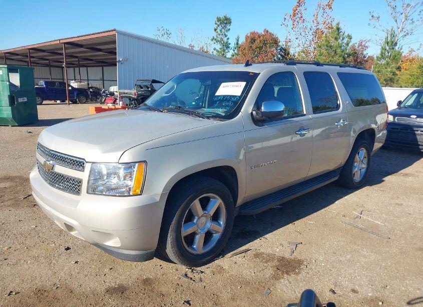 Photo 2 of 2011 Chevrolet Suburban 1500 LT1 (VIN 1GNSCJE02BR302264)