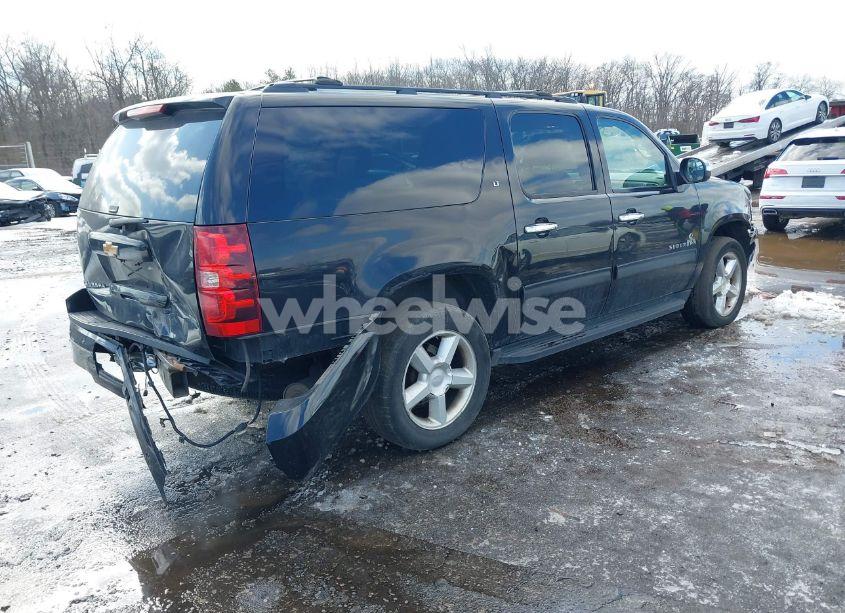 Photo 4 of 2012 Chevrolet Suburban 1500 LT (VIN 1GNSCJE02CR109193)