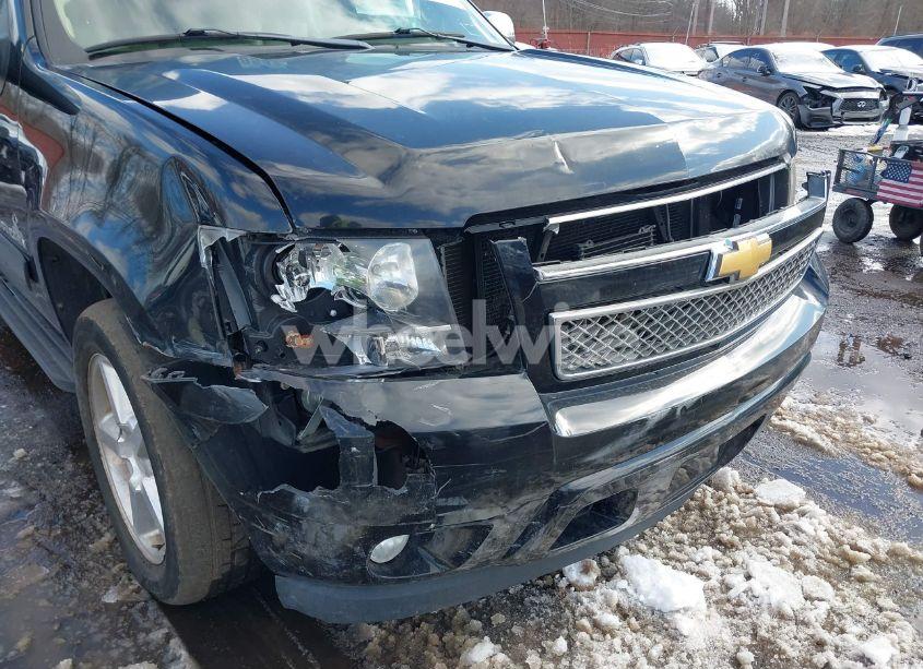 Photo 6 of 2012 Chevrolet Suburban 1500 LT (VIN 1GNSCJE02CR109193)