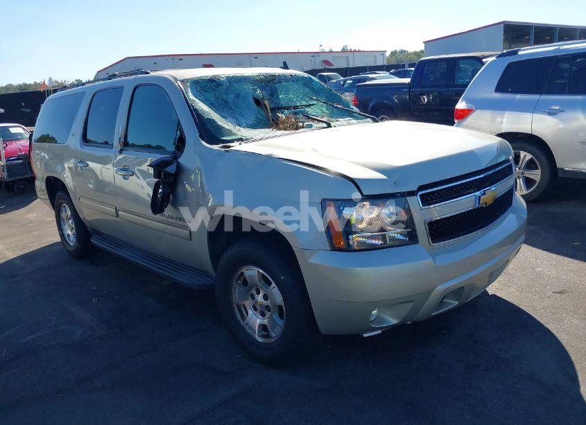 2013 Chevrolet Suburban 1500 LT (VIN 1GNSCJE02DR356229) main photo