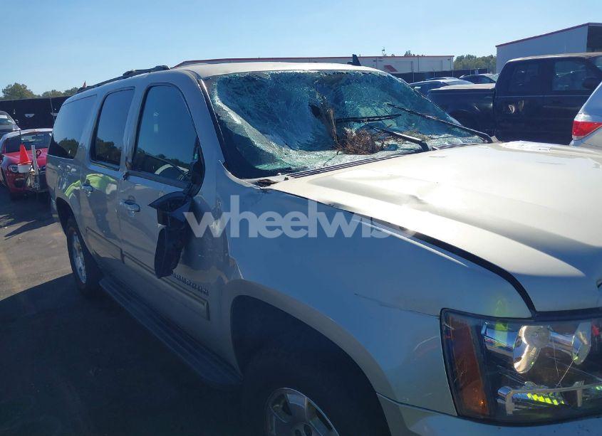 Photo 6 of 2013 Chevrolet Suburban 1500 LT (VIN 1GNSCJE02DR356229)