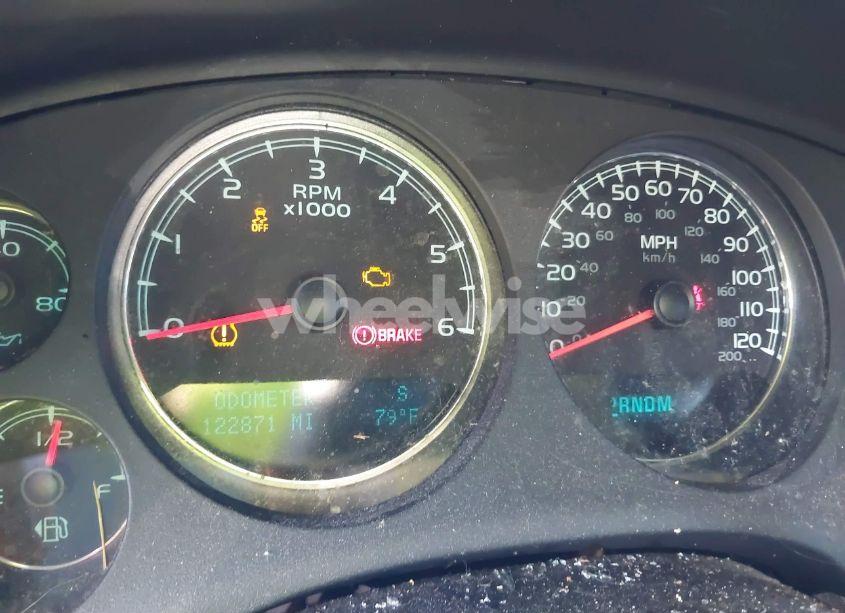 Photo 7 of 2013 Chevrolet Suburban 1500 LT (VIN 1GNSCJE02DR356229)