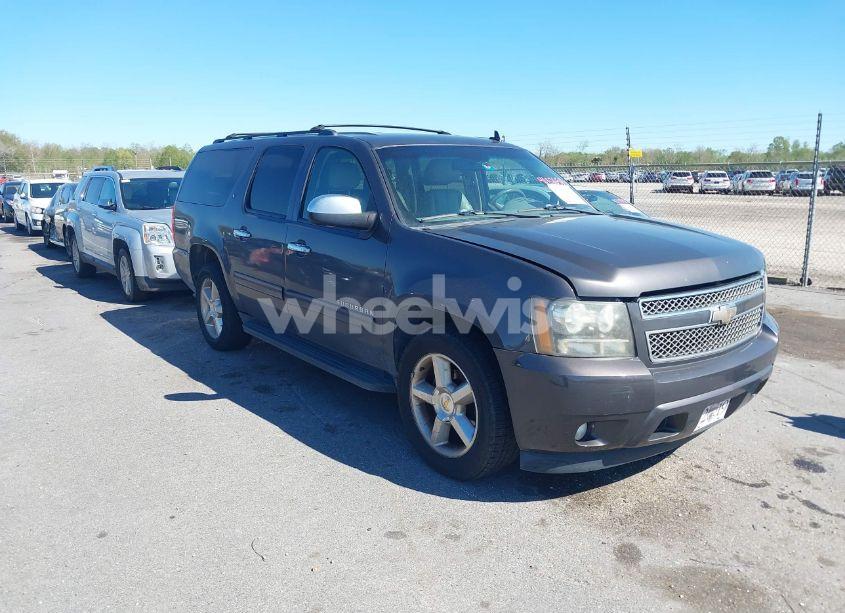 2011 Chevrolet Suburban 1500 LT1 (VIN 1GNSCJE03BR255374) main photo