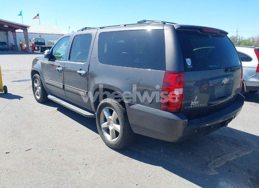 Photo 3 of 2011 Chevrolet Suburban 1500 LT1 (VIN 1GNSCJE03BR255374)