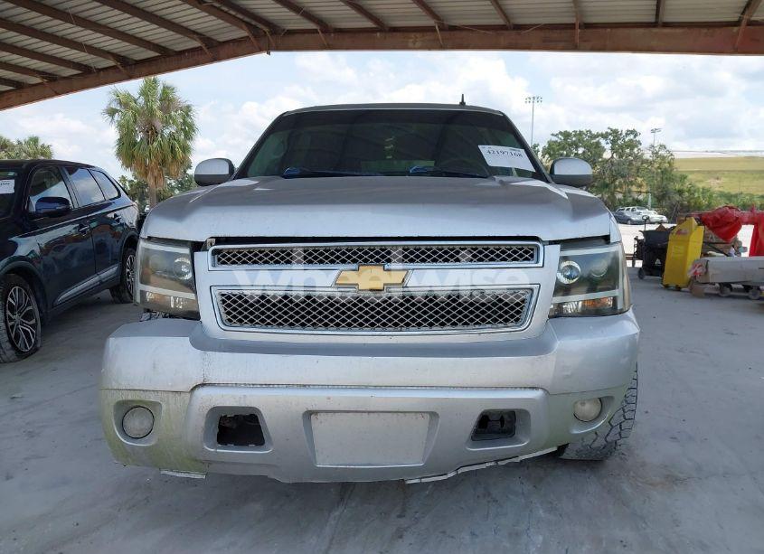 Photo 12 of 2013 Chevrolet Suburban 1500 LT (VIN 1GNSCJE03DR105672)