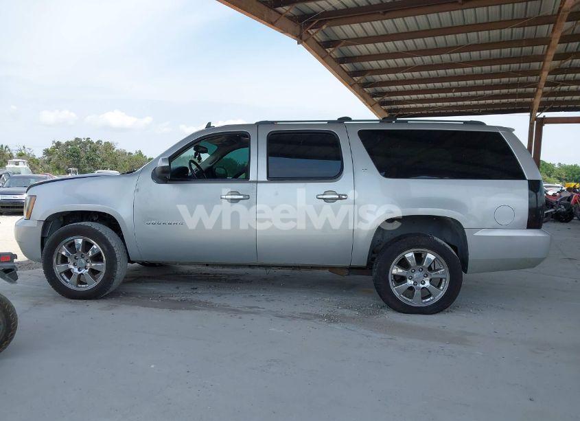Photo 14 of 2013 Chevrolet Suburban 1500 LT (VIN 1GNSCJE03DR105672)