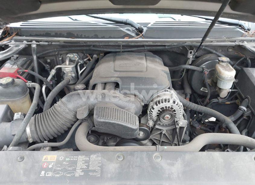 Photo 10 of 2013 Chevrolet Suburban 1500 LT (VIN 1GNSCJE03DR160204)