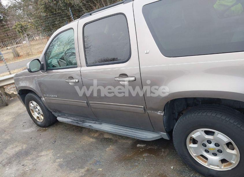 Photo 14 of 2013 Chevrolet Suburban 1500 LT (VIN 1GNSCJE03DR160204)