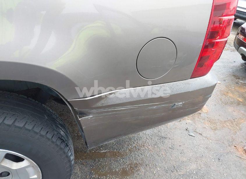 Photo 18 of 2013 Chevrolet Suburban 1500 LT (VIN 1GNSCJE03DR160204)