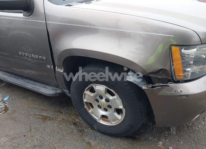 Photo 21 of 2013 Chevrolet Suburban 1500 LT (VIN 1GNSCJE03DR160204)