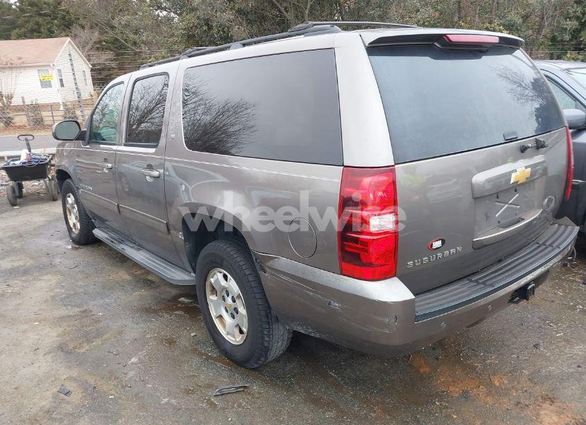 Photo 3 of 2013 Chevrolet Suburban 1500 LT (VIN 1GNSCJE03DR160204)