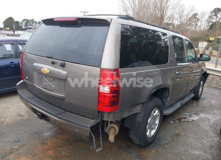 Photo 4 of 2013 Chevrolet Suburban 1500 LT (VIN 1GNSCJE03DR160204)