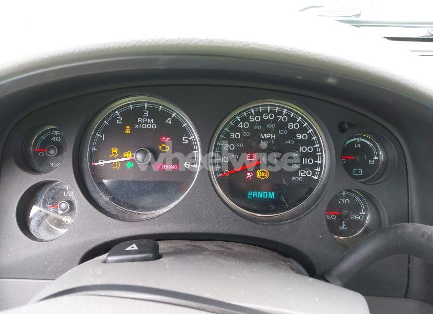 Photo 7 of 2013 Chevrolet Suburban 1500 LT (VIN 1GNSCJE03DR160204)