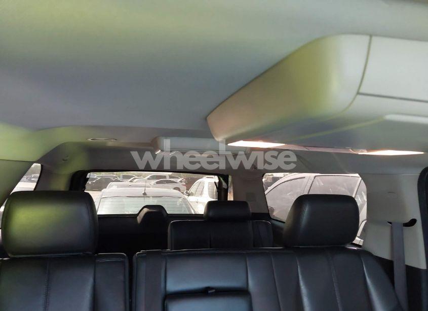 Photo 12 of 2014 Chevrolet Suburban 1500 LT (VIN 1GNSCJE03ER203943)