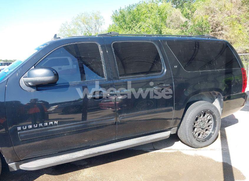 Photo 15 of 2014 Chevrolet Suburban 1500 LT (VIN 1GNSCJE03ER203943)