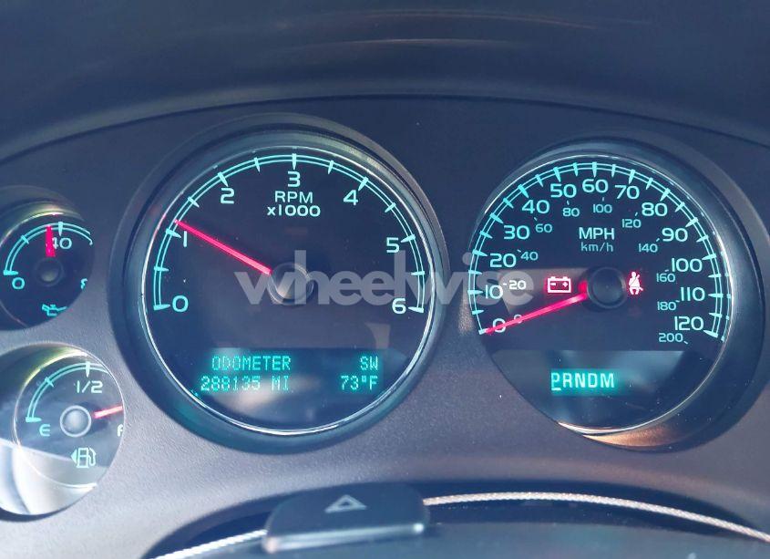 Photo 7 of 2014 Chevrolet Suburban 1500 LT (VIN 1GNSCJE03ER203943)