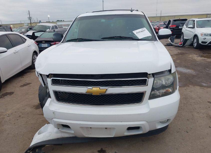 Photo 12 of 2012 Chevrolet Suburban 1500 LT (VIN 1GNSCJE04CR212129)