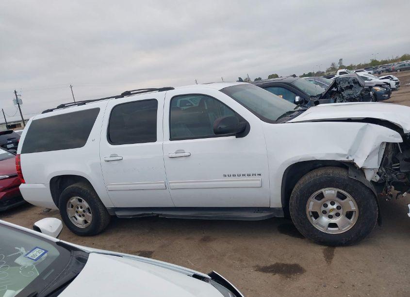Photo 13 of 2012 Chevrolet Suburban 1500 LT (VIN 1GNSCJE04CR212129)