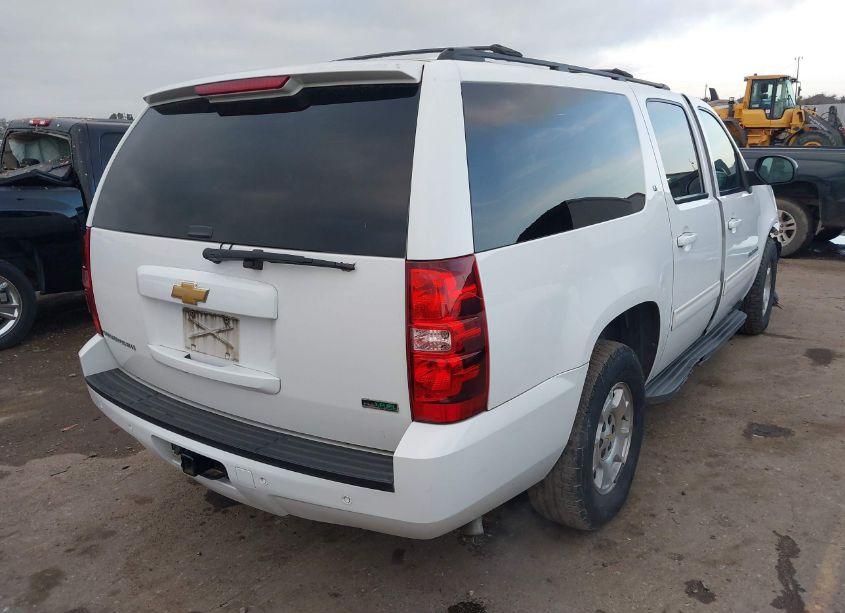 Photo 4 of 2012 Chevrolet Suburban 1500 LT (VIN 1GNSCJE04CR212129)