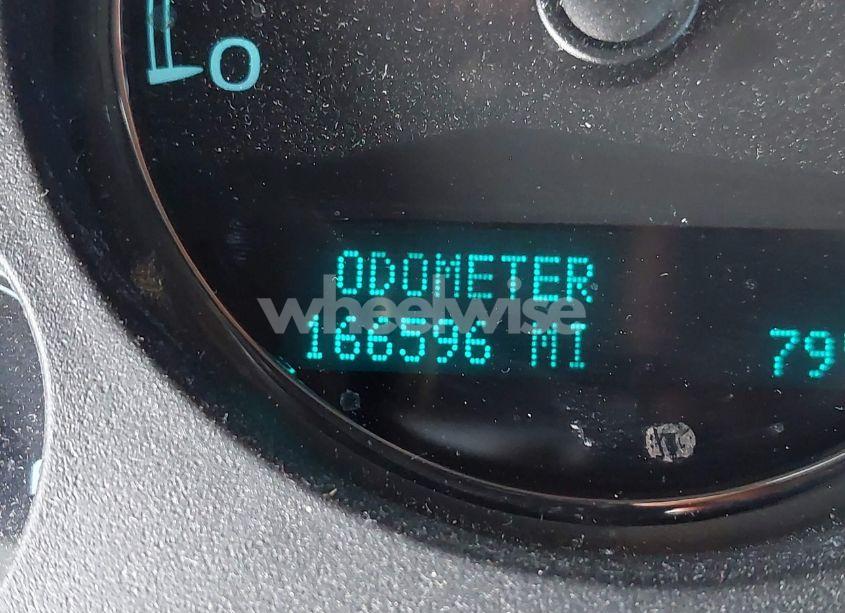 Photo 15 of 2012 Chevrolet Suburban 1500 LT (VIN 1GNSCJE04CR230288)