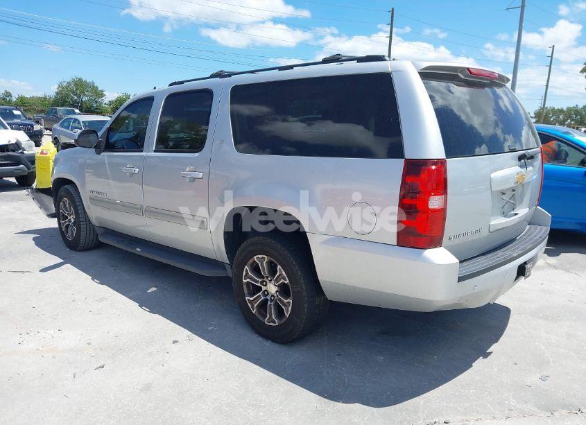 Photo 3 of 2012 Chevrolet Suburban 1500 LT (VIN 1GNSCJE04CR230288)