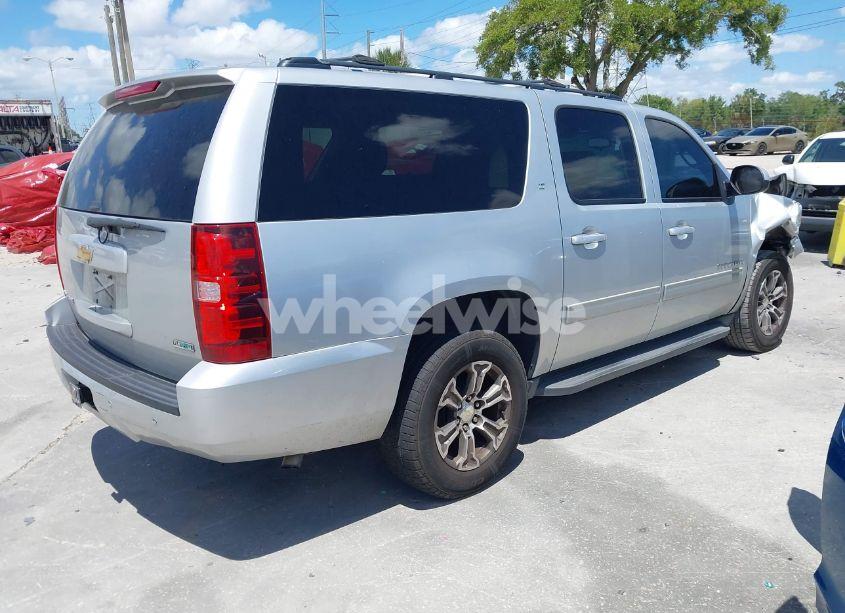 Photo 4 of 2012 Chevrolet Suburban 1500 LT (VIN 1GNSCJE04CR230288)