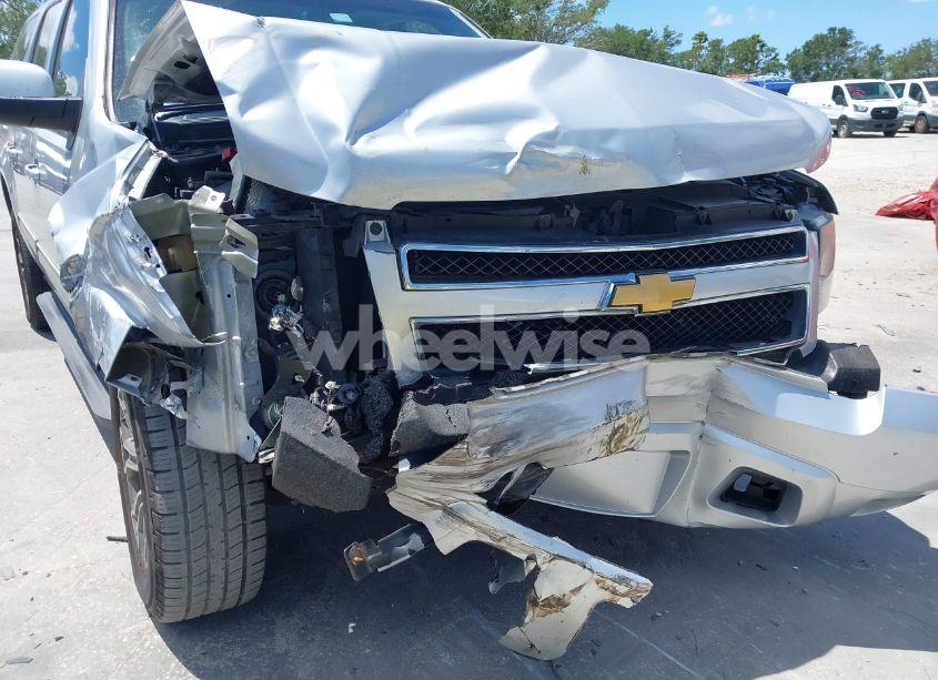 Photo 6 of 2012 Chevrolet Suburban 1500 LT (VIN 1GNSCJE04CR230288)