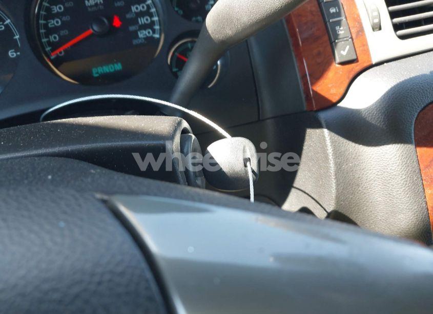 Photo 11 of 2012 Chevrolet Suburban 1500 LT (VIN 1GNSCJE04CR261802)