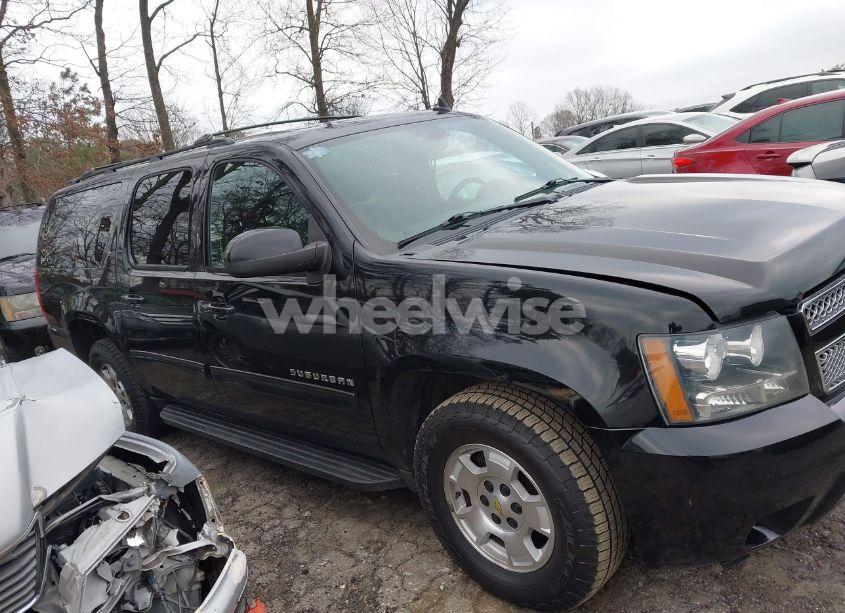 Photo 13 of 2012 Chevrolet Suburban 1500 LT (VIN 1GNSCJE04CR261802)