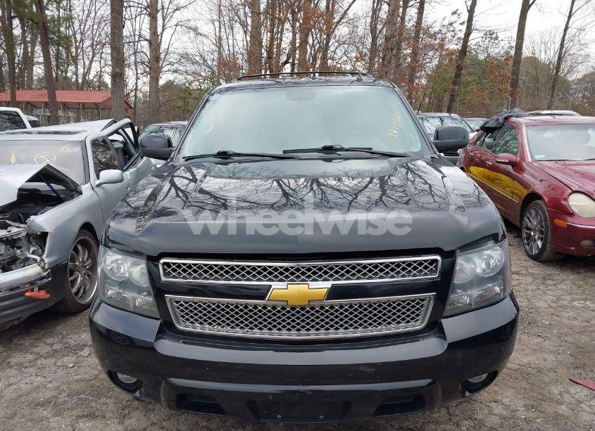 Photo 6 of 2012 Chevrolet Suburban 1500 LT (VIN 1GNSCJE04CR261802)