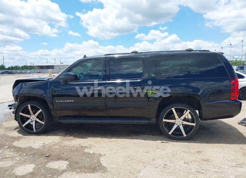 Photo 14 of 2013 Chevrolet Suburban 1500 LT (VIN 1GNSCJE04DR146389)