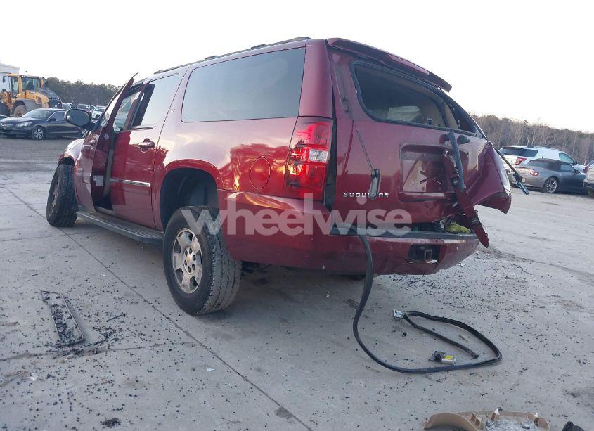Photo 3 of 2011 Chevrolet Suburban 1500 LT1 (VIN 1GNSCJE05BR139092)