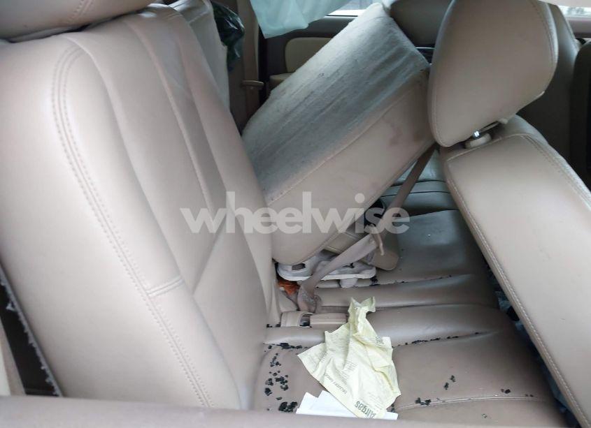 Photo 8 of 2011 Chevrolet Suburban 1500 LT1 (VIN 1GNSCJE05BR139092)