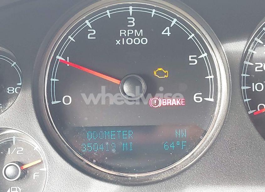 Photo 15 of 2011 Chevrolet Suburban 1500 LT1 (VIN 1GNSCJE05BR164719)