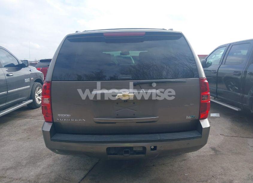 Photo 16 of 2011 Chevrolet Suburban 1500 LT1 (VIN 1GNSCJE05BR280261)