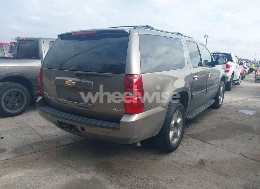 Photo 4 of 2011 Chevrolet Suburban 1500 LT1 (VIN 1GNSCJE05BR280261)