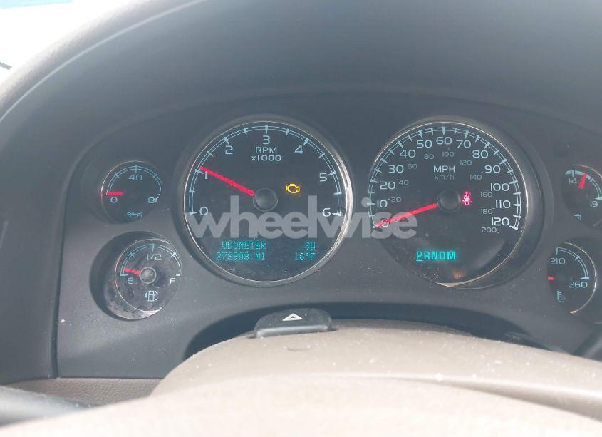 Photo 7 of 2011 Chevrolet Suburban 1500 LT1 (VIN 1GNSCJE05BR280261)