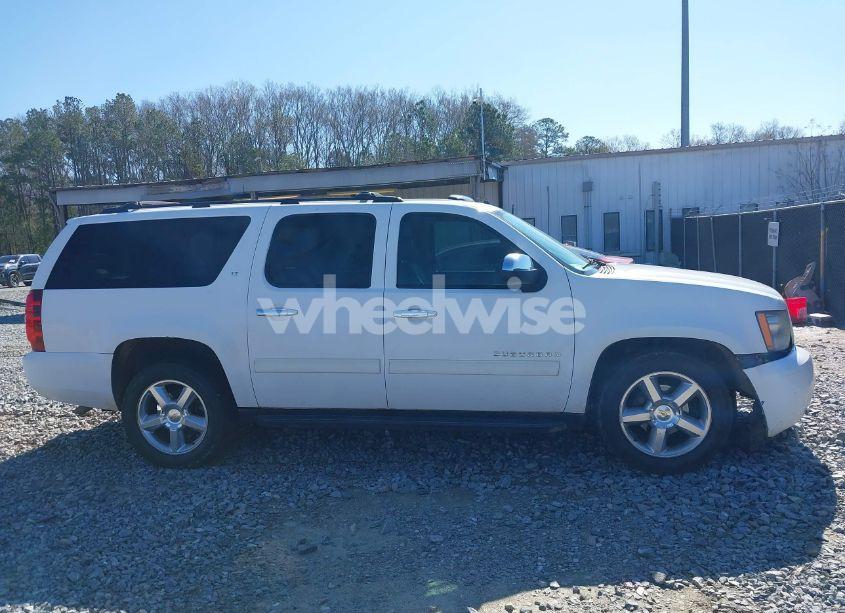 Photo 13 of 2011 Chevrolet Suburban 1500 LT1 (VIN 1GNSCJE05BR357775)