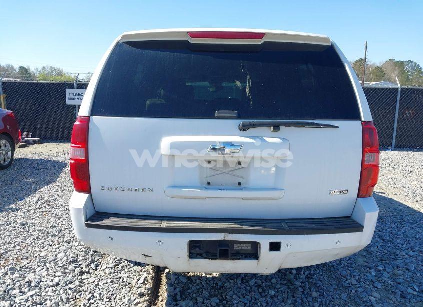 Photo 16 of 2011 Chevrolet Suburban 1500 LT1 (VIN 1GNSCJE05BR357775)