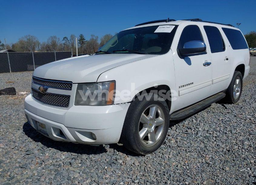 Photo 2 of 2011 Chevrolet Suburban 1500 LT1 (VIN 1GNSCJE05BR357775)